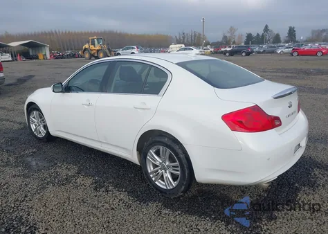 2013 Infiniti G37X из США, поврежденный, VIN JN1CV6AR4DM768404